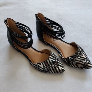 Rampage Women's Black and White Flats